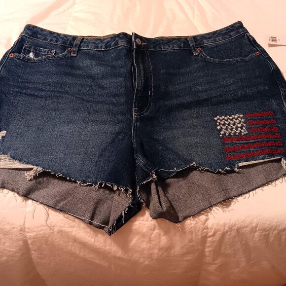 Distressed Denim Shorts w/ American Flag Patch – Size 22 - Picture 1 of 7